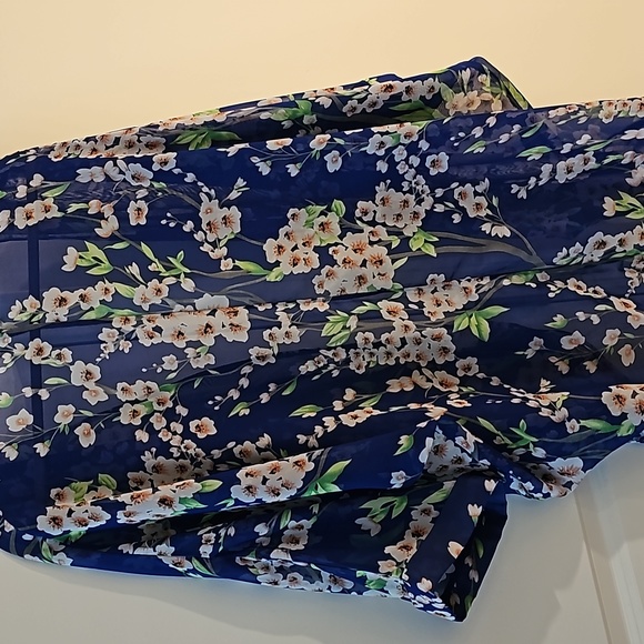 Floral kimono - Picture 2 of 5